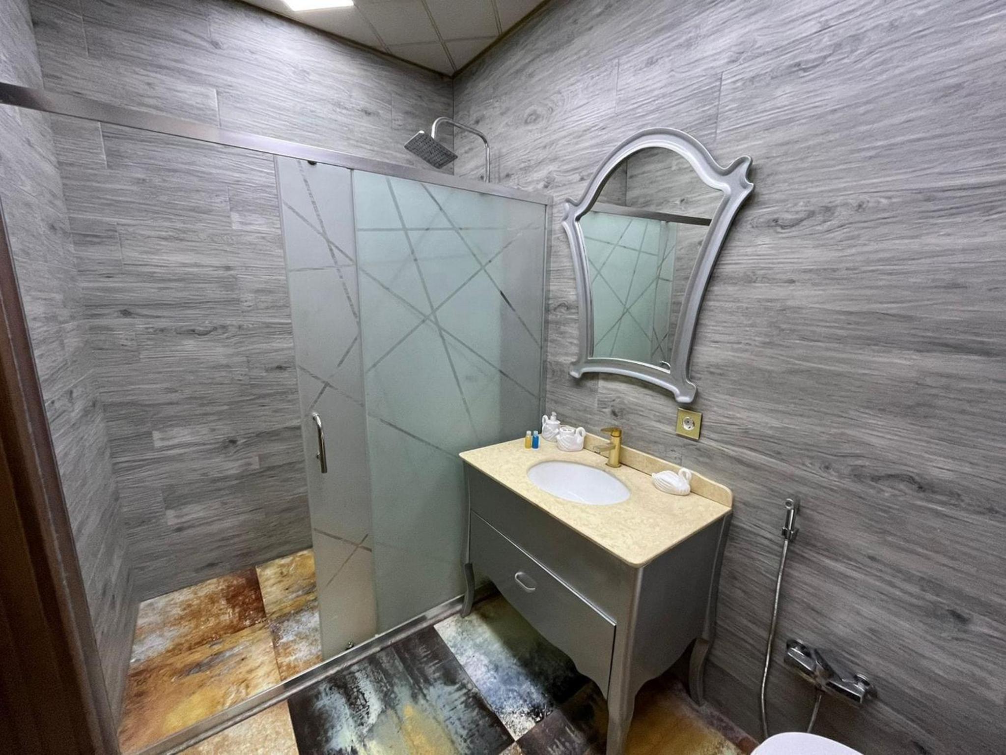 Luxury Apartment in Grand Hayat Complex