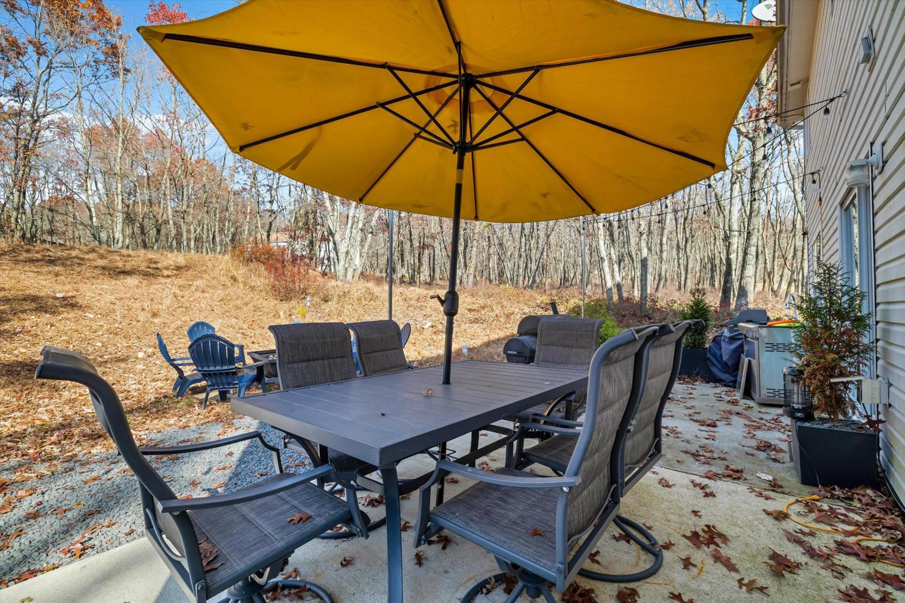 Cheerful Large 5 Bdr & Loft - Hot Tub Private