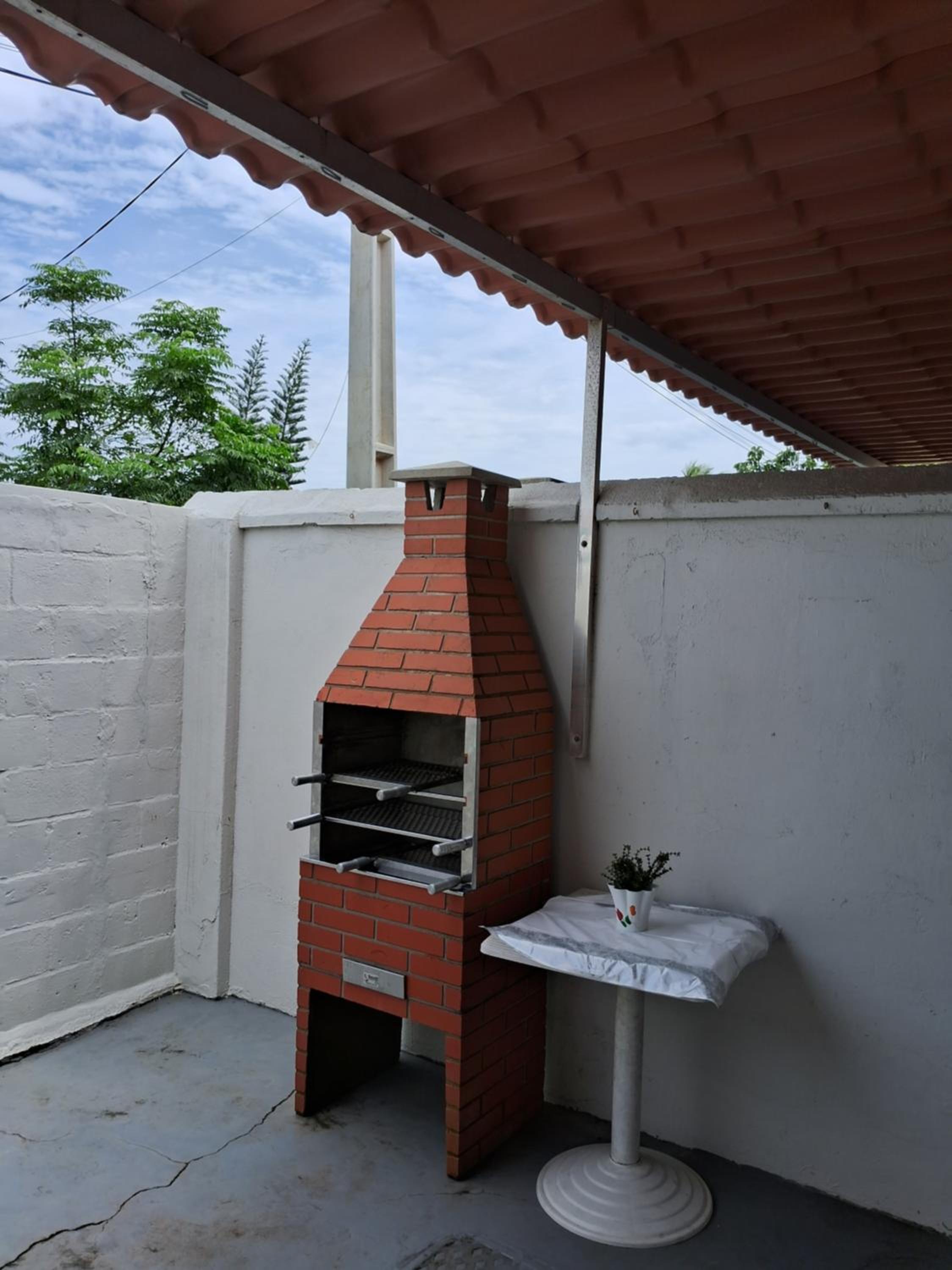 Casa em Condomínio tranquilo bem perto da praia!
