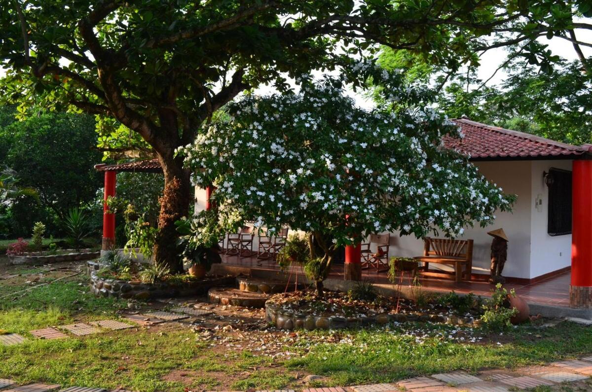 Casa Campestre El Silencio con Familias Exitosas