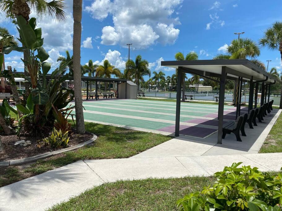 Punta Gorda Vacations - 55 or older Gated Community 2 Bed with many amenities - Property Image 25