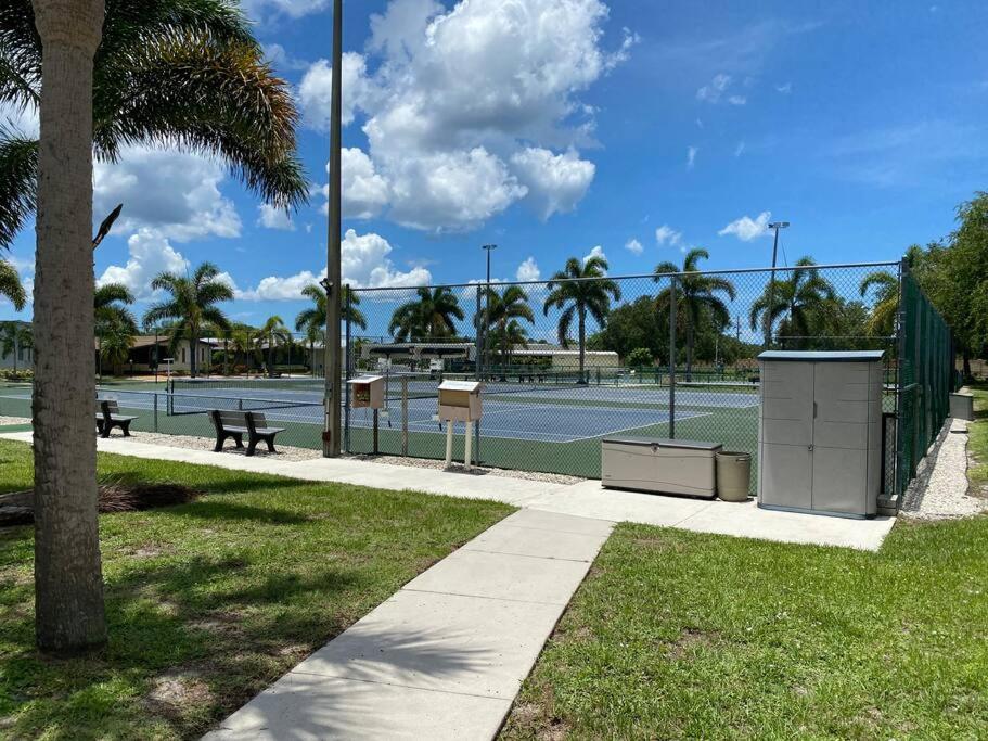 Punta Gorda Vacations - 55 or older Gated Community 2 Bed with many amenities - Property Image 26