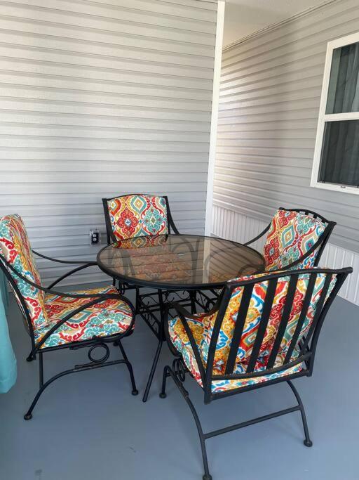 Punta Gorda Vacations - 55 or older Gated Community 2 Bed with many amenities - Property Image 1
