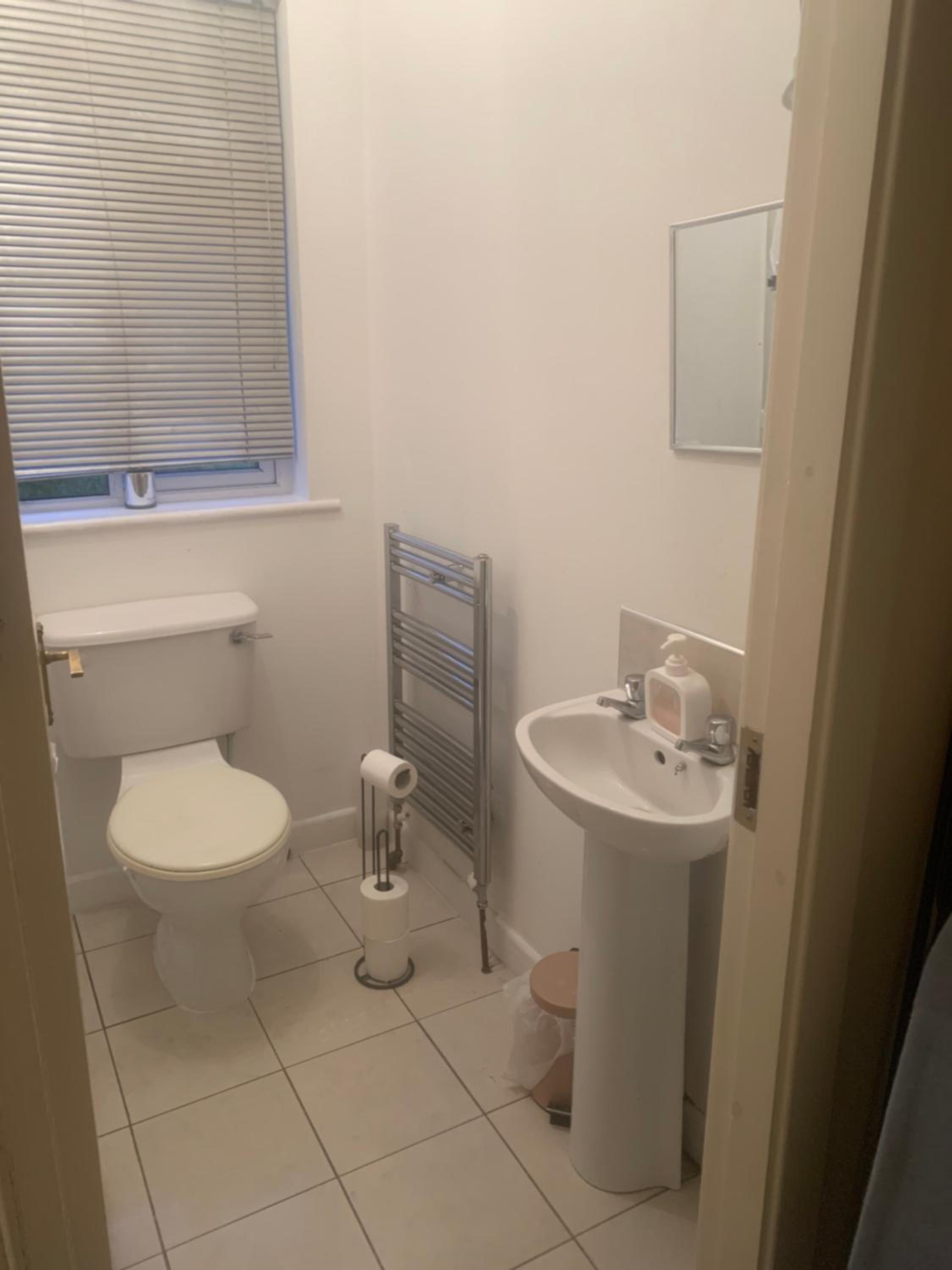Large room in excellent location double or two singles