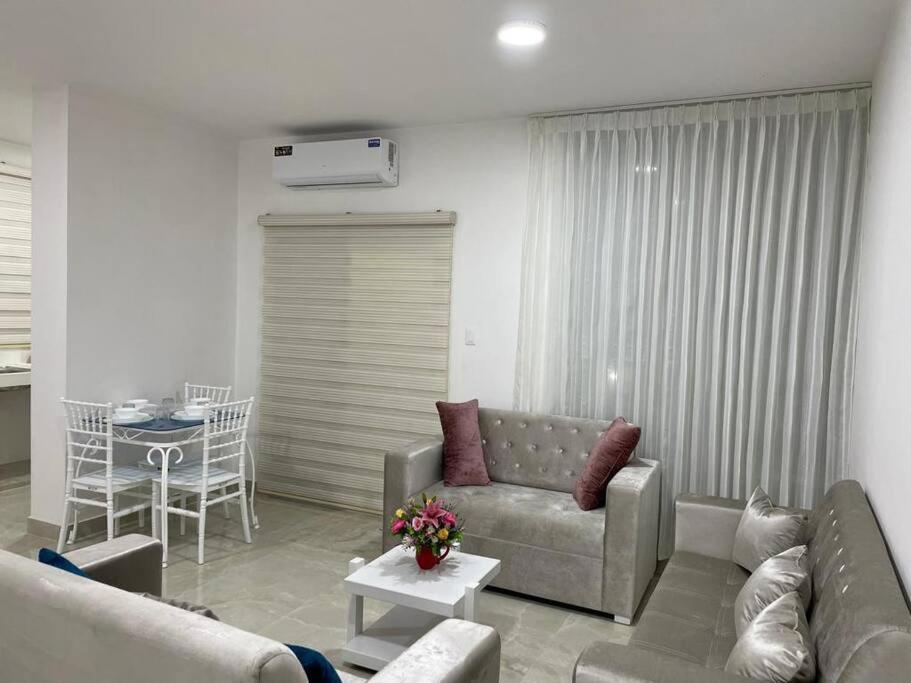 Apartamento Moderno con vista a calle, Piso 3, #12