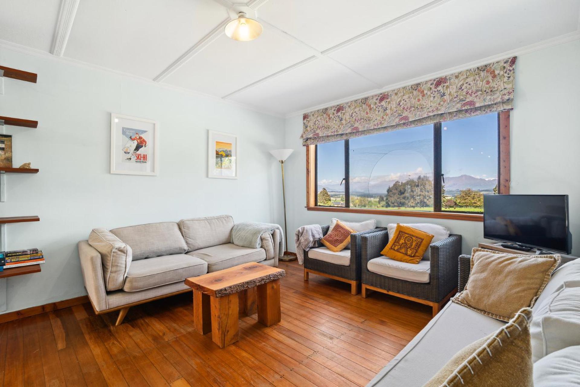 The Nook - Lake Hawea Holiday Home view 3