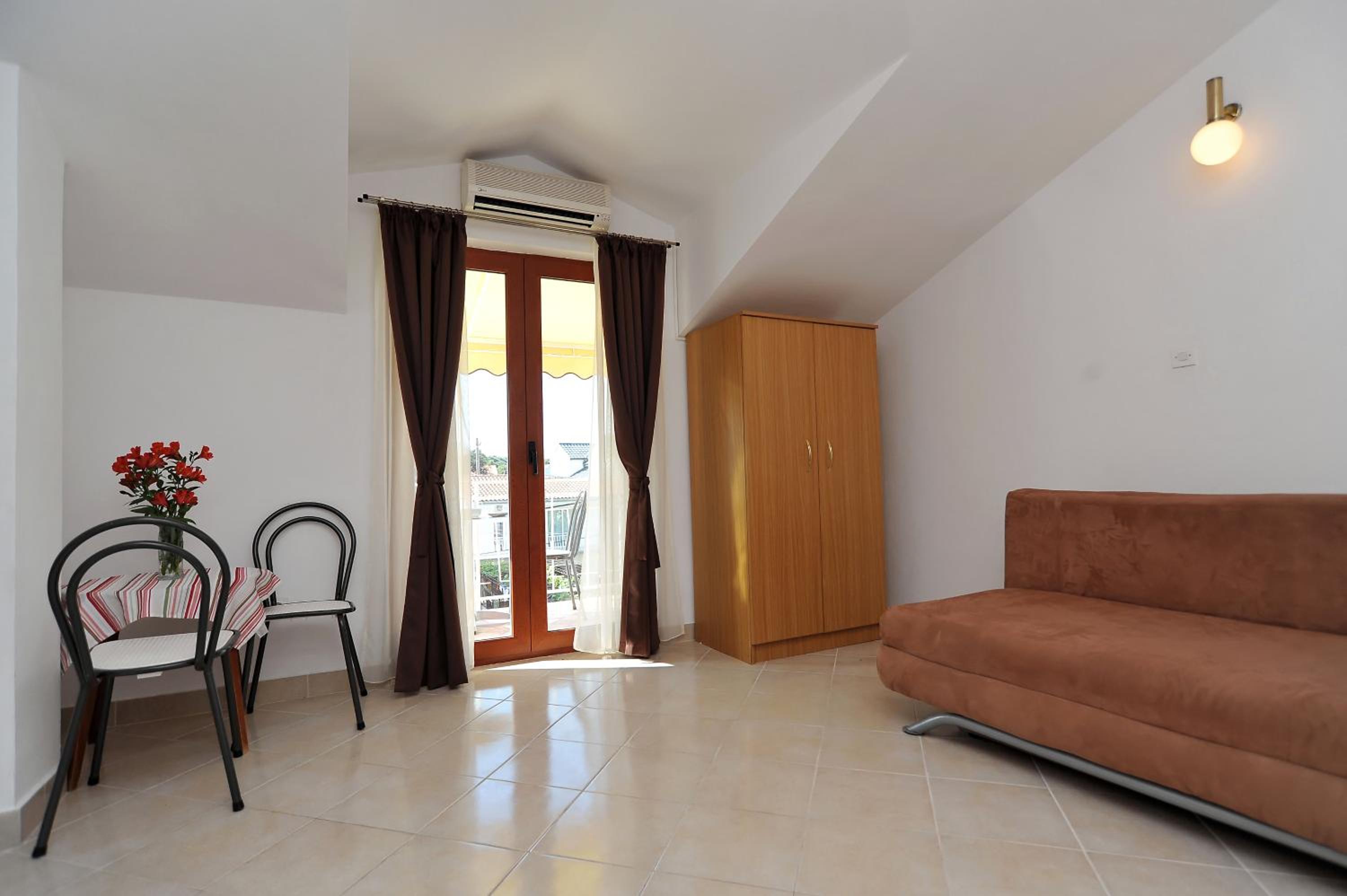Apartments Rasin