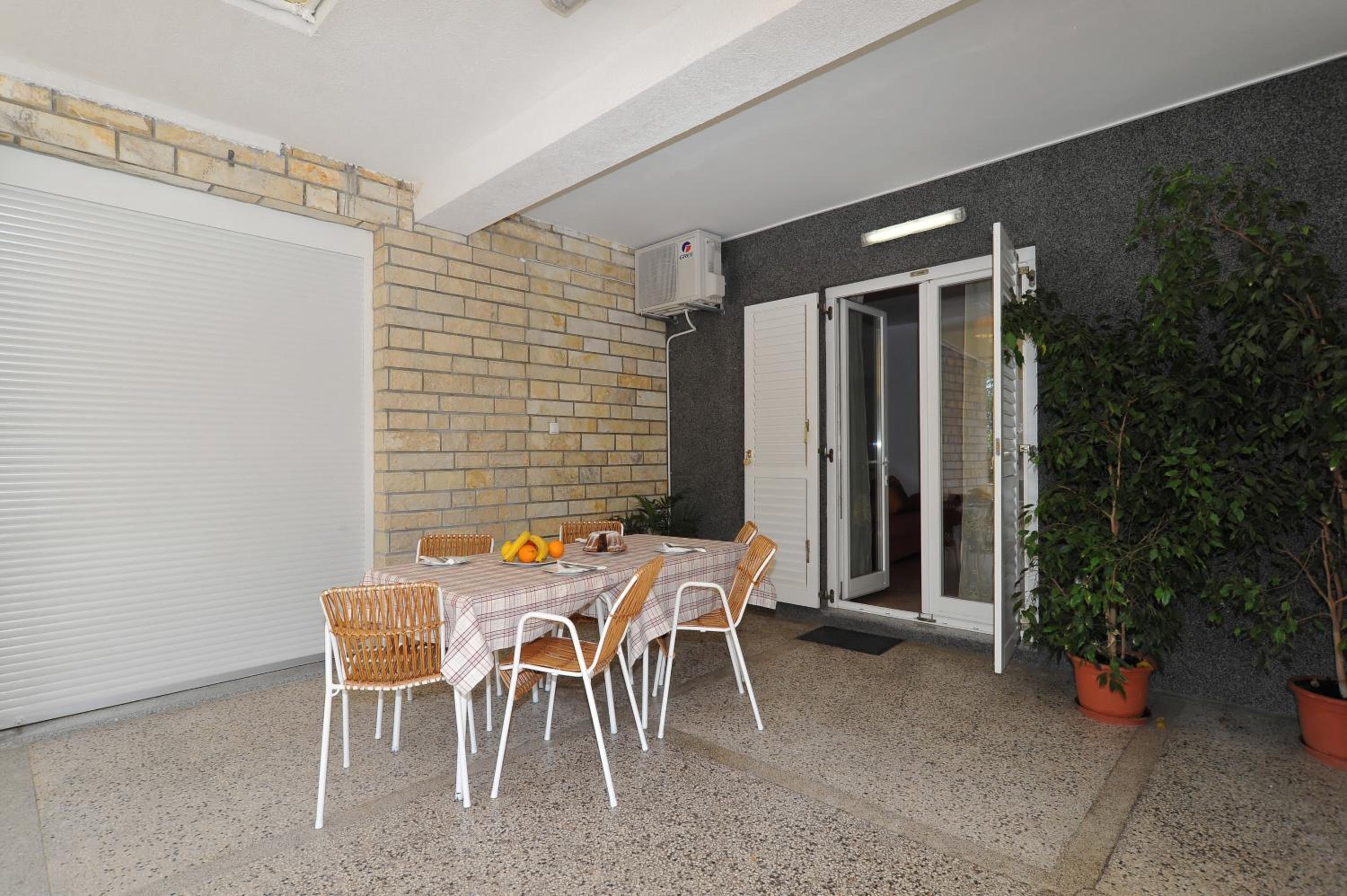 Apartments Rasin