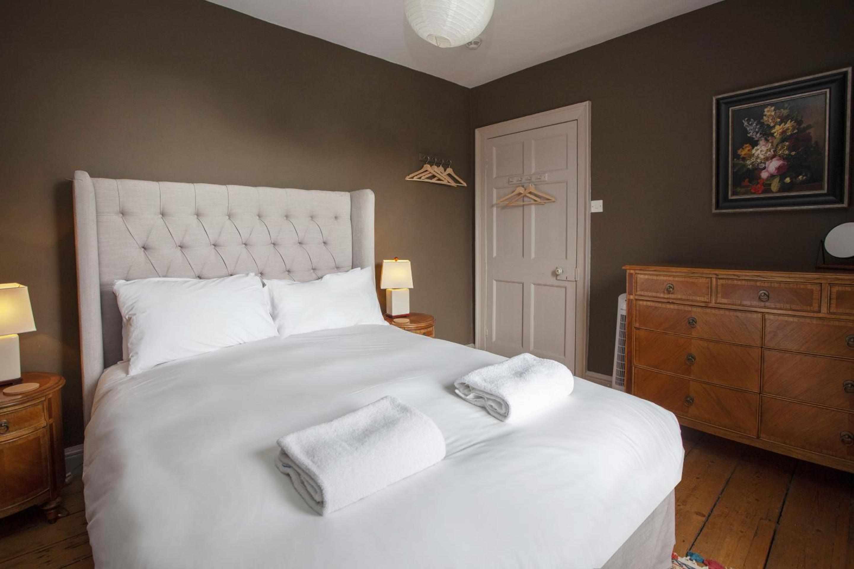 Beautiful Georgian Bath Townhouse view 5