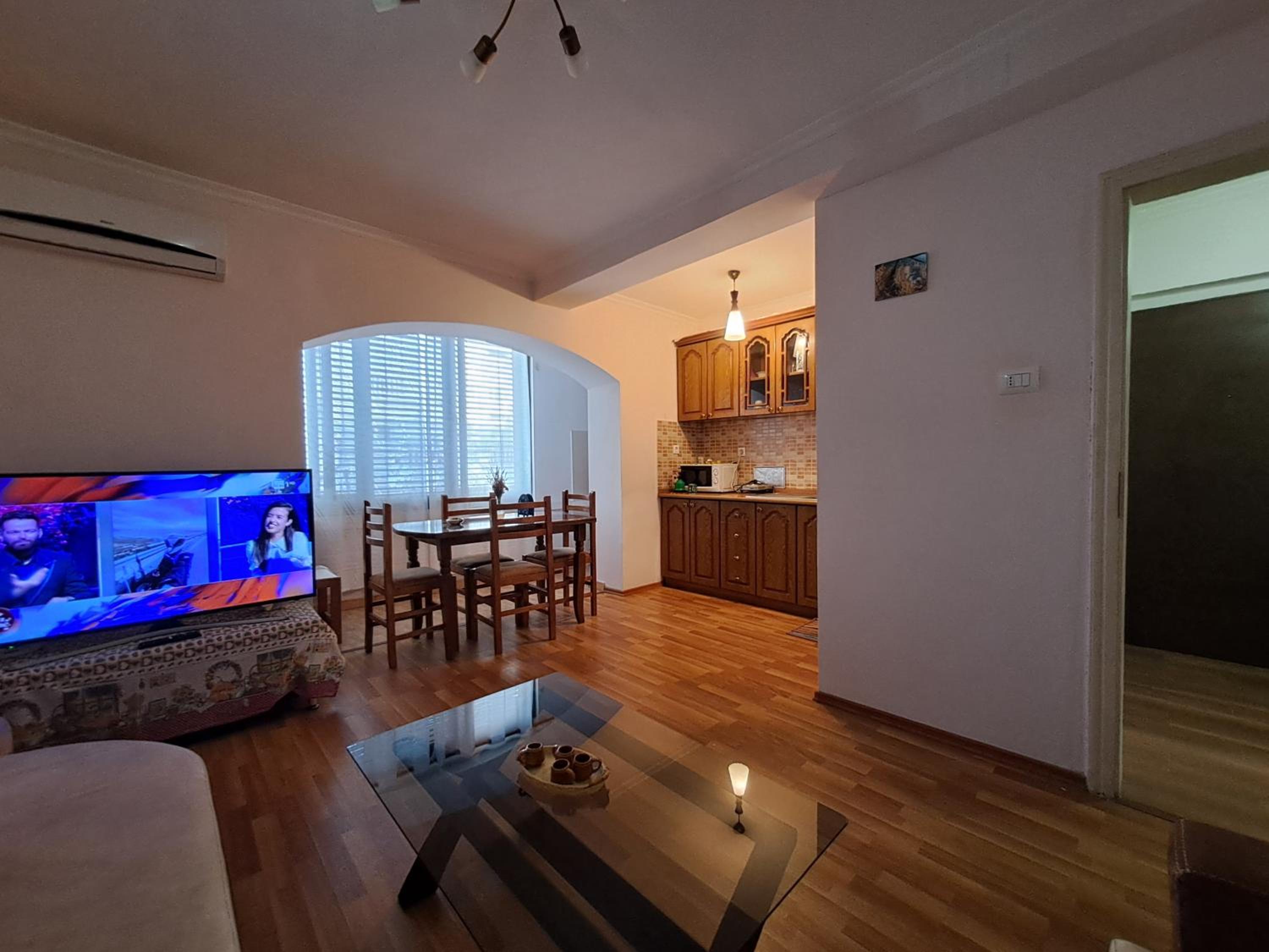 Gjoni's Apartment Shkoder
