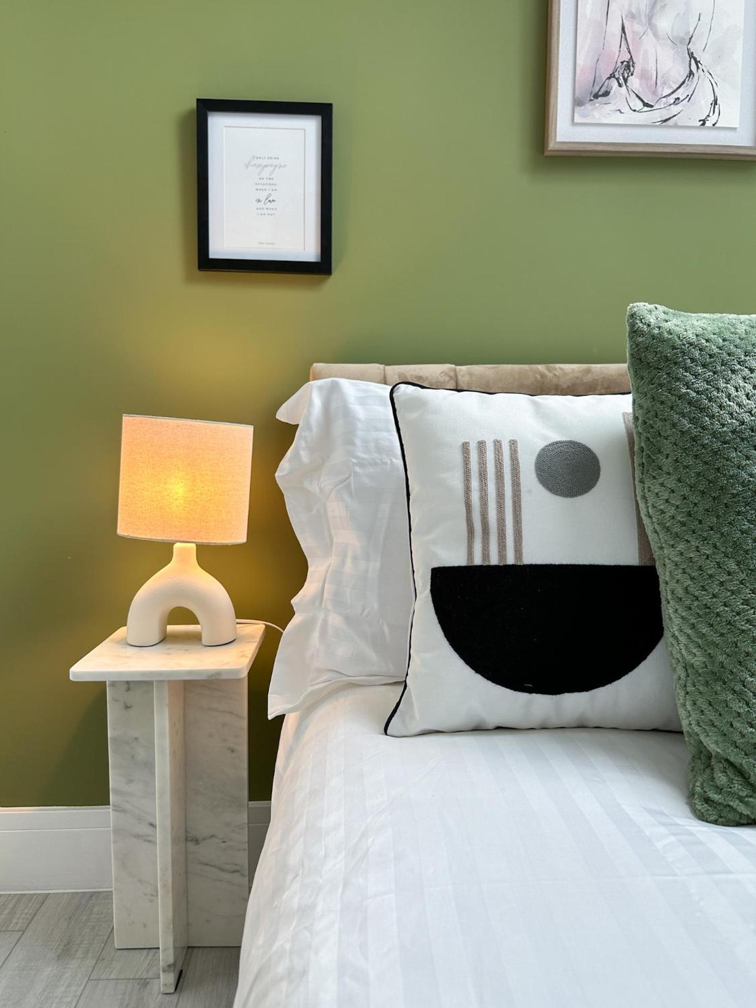 NEW Edwin Bing Mews -Luxury City Centre Home - FREE Parking view 2