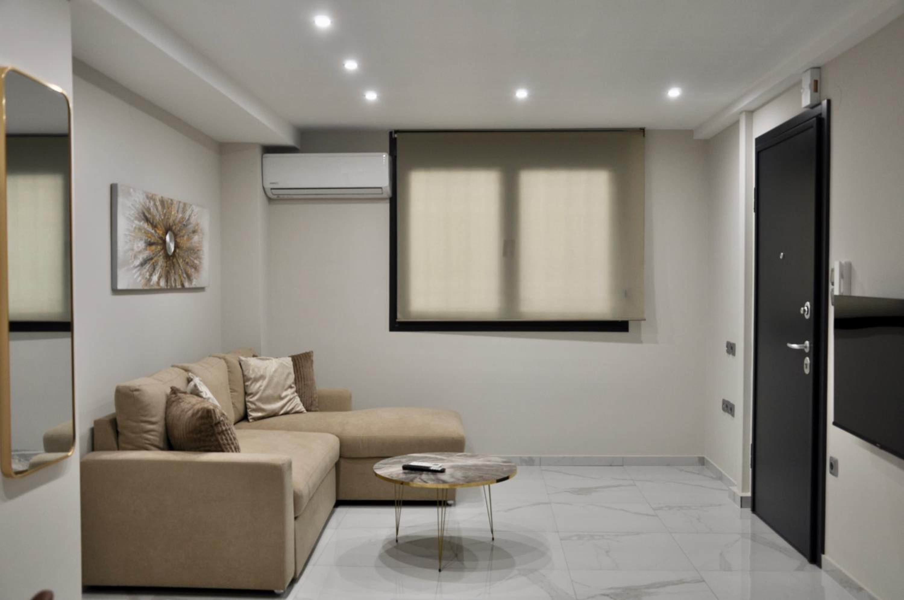 TheVacationers 1, New Studio Skg Downtown
