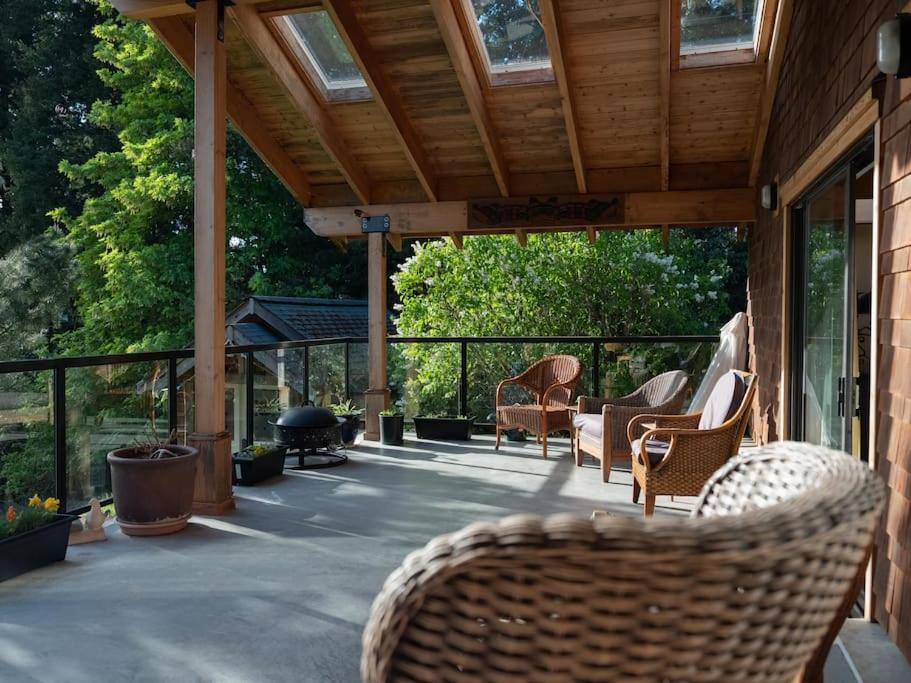 Lakefront Cottage, Salt Spring Island
