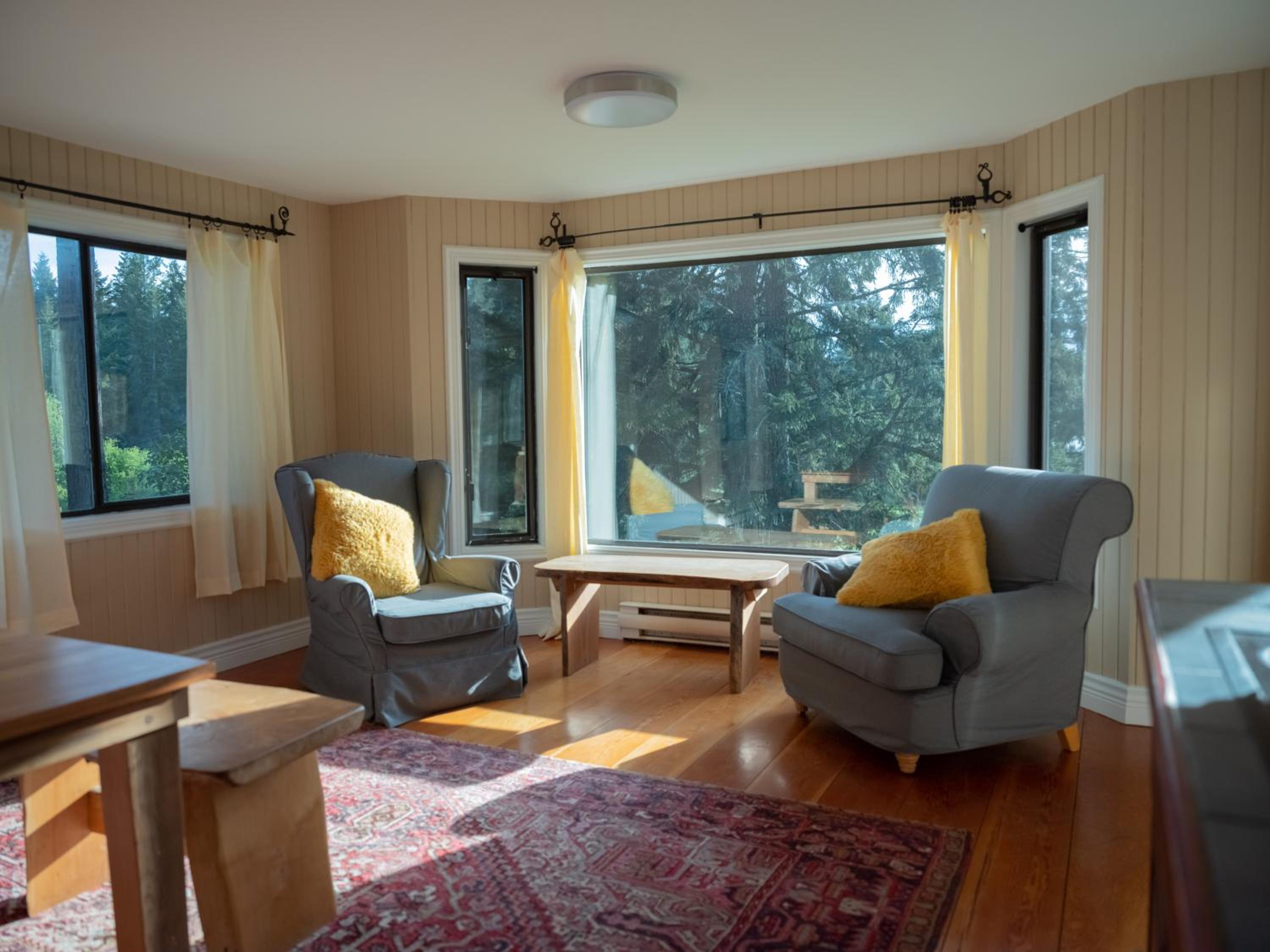 Lakefront Cottage, Salt Spring Island