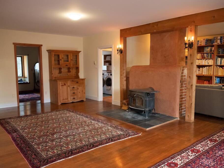 Lakefront Cottage, Salt Spring Island