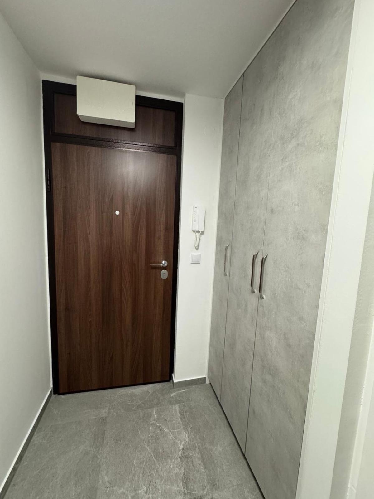 Sarah apartmani