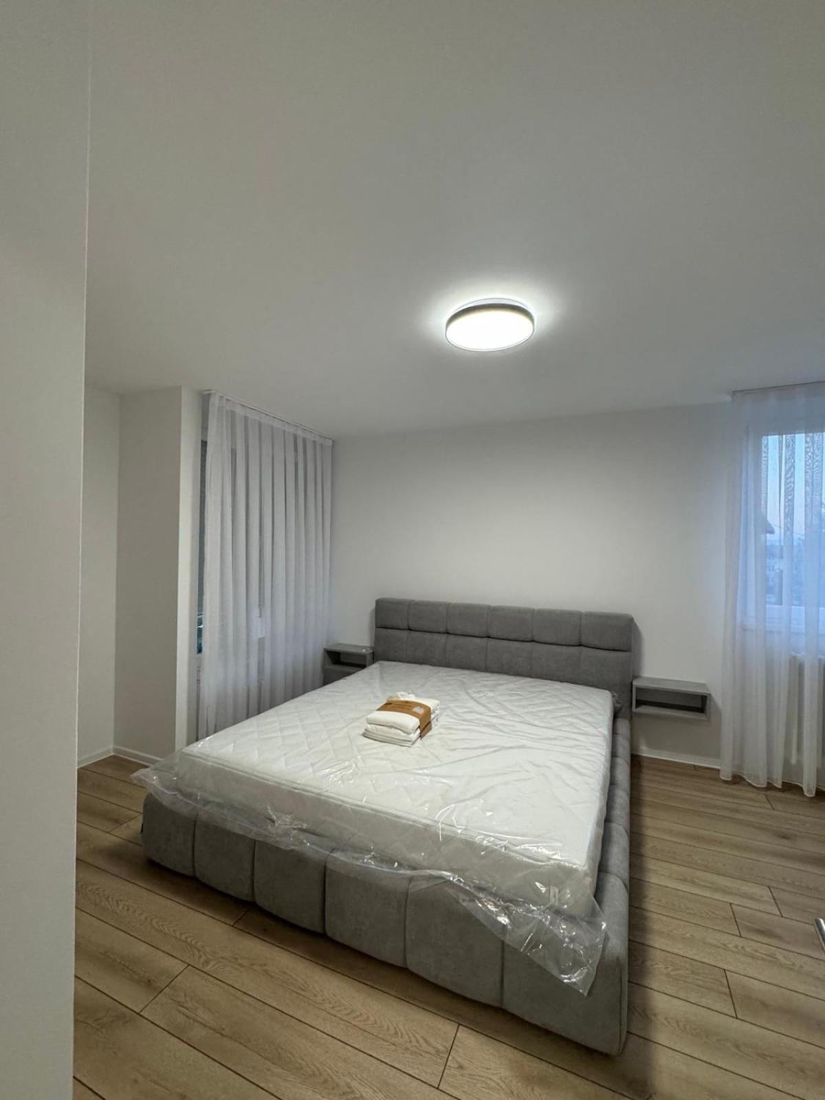 Sarah apartmani
