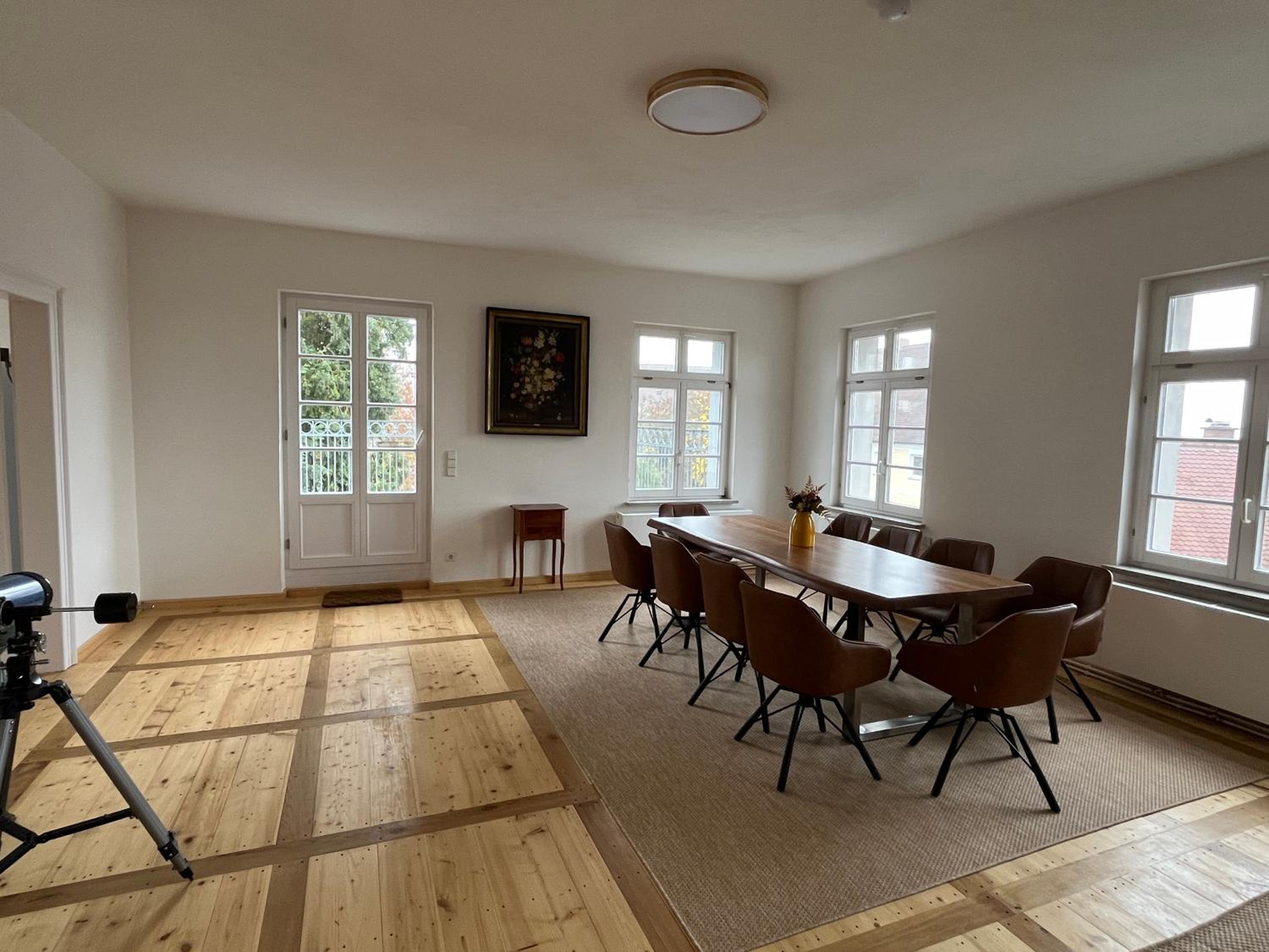 Family Apartment with very large living room