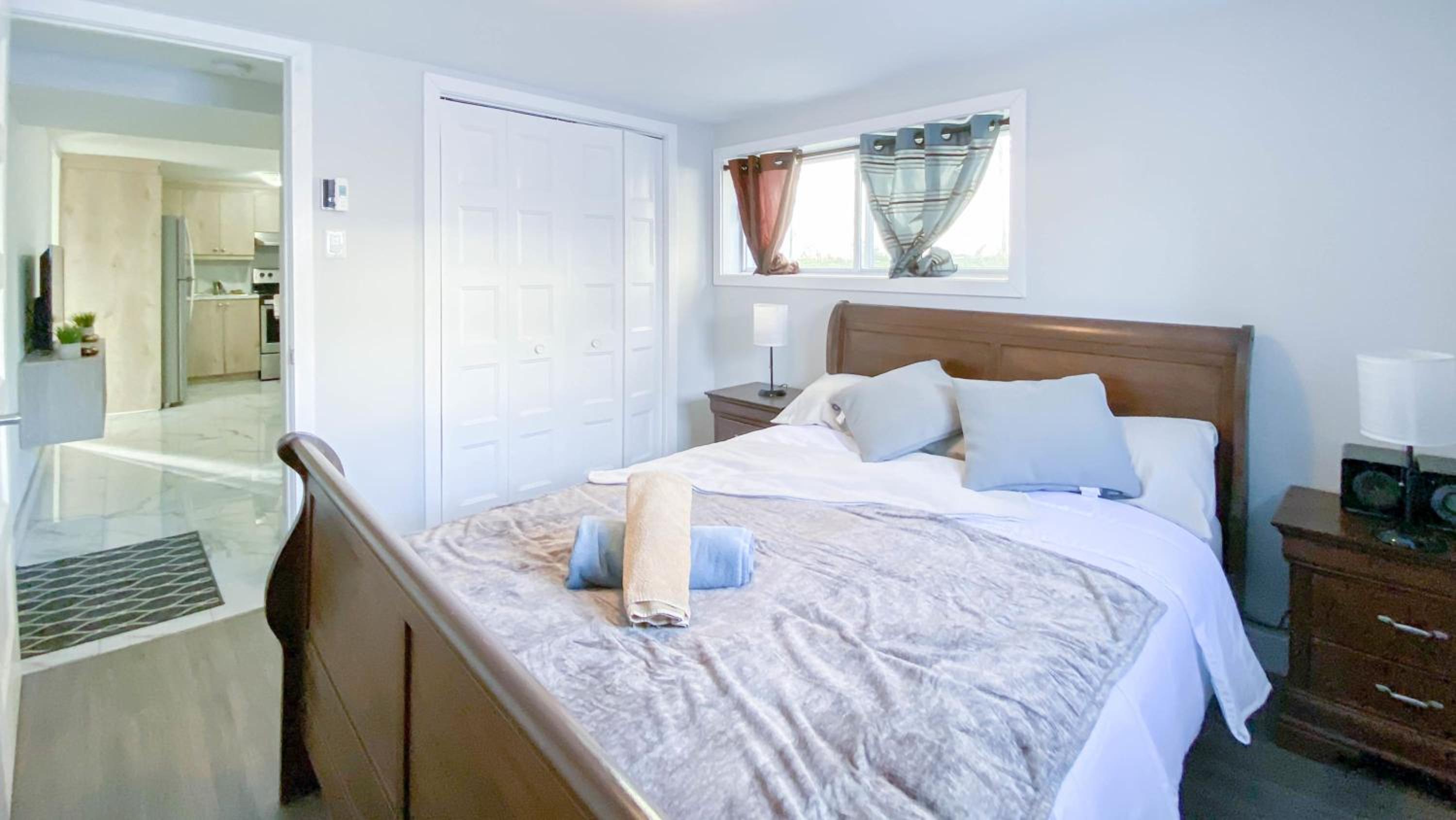 Beautiful 1 BedR W Sofa Bed in The Heart of NDG