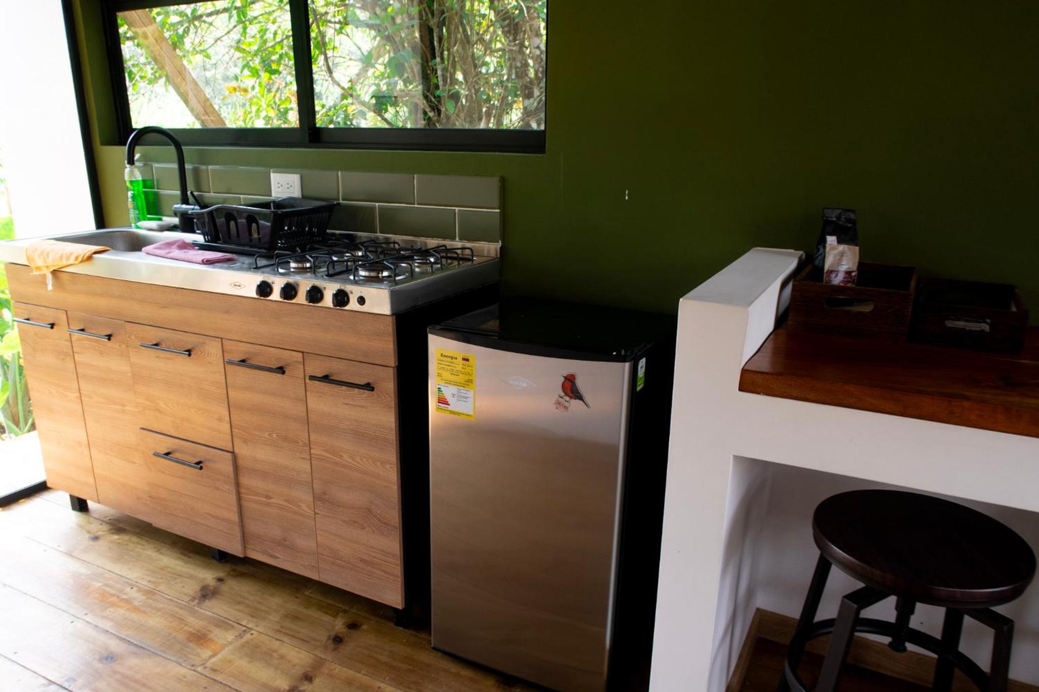 RíoBosque Cabañas de lujo frente al rio desayuno incluido san carlos antioquia