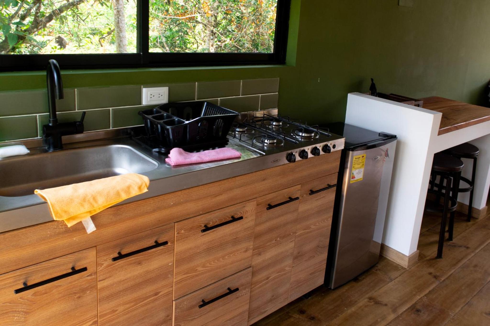 RíoBosque Cabañas de lujo frente al rio desayuno incluido san carlos antioquia