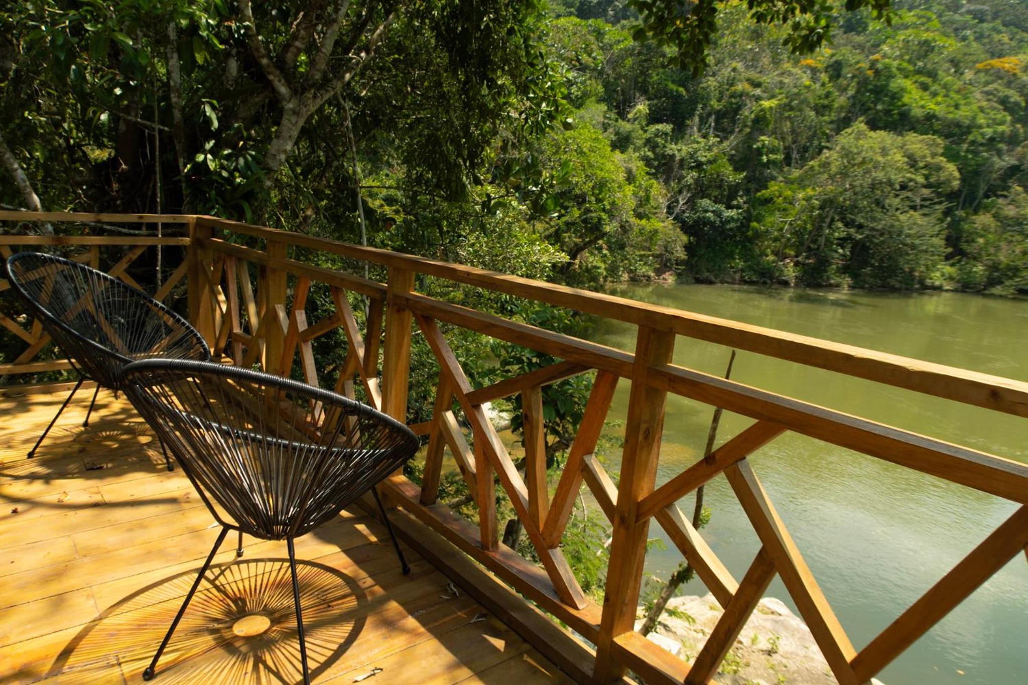 RíoBosque Cabañas de lujo frente al rio desayuno incluido san carlos antioquia