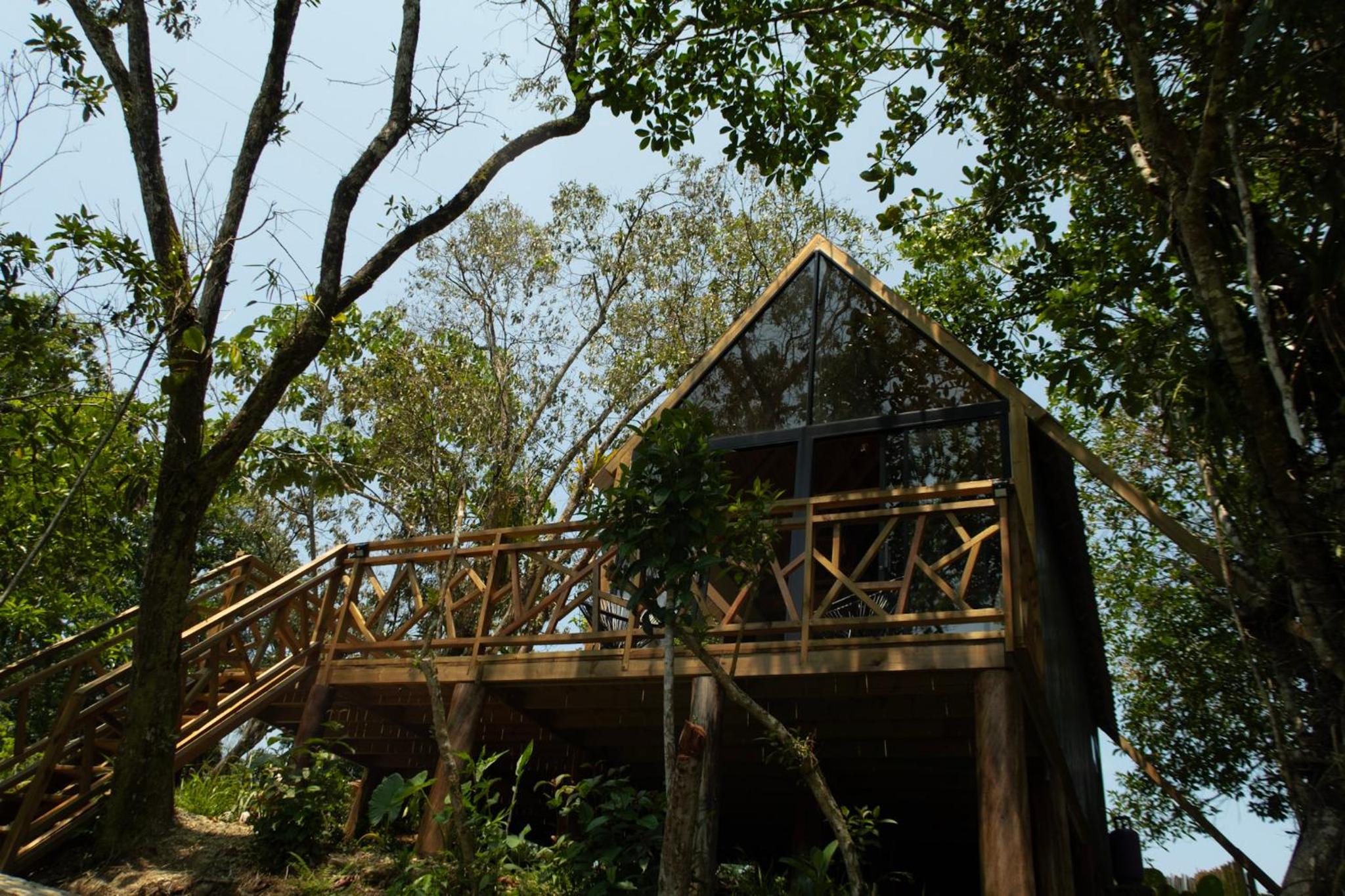 RíoBosque Cabañas de lujo frente al rio desayuno incluido san carlos antioquia