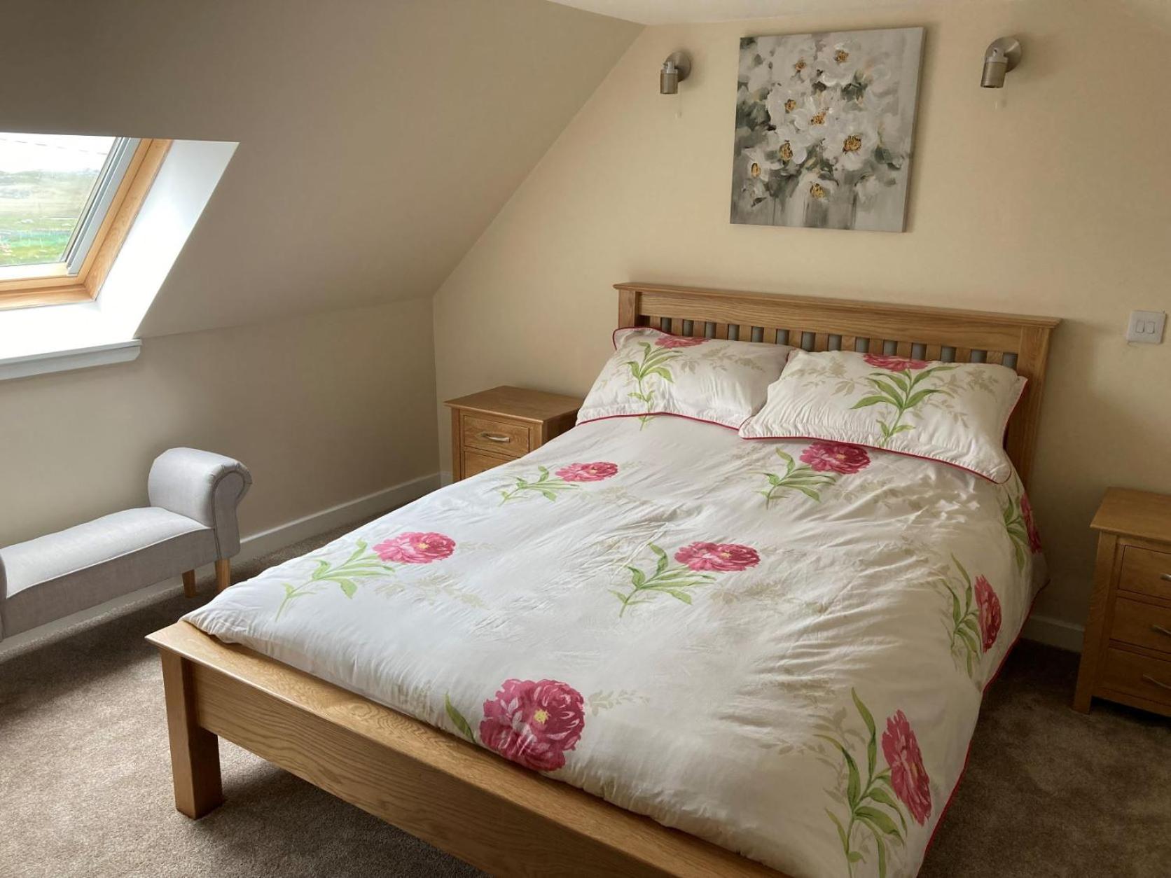 Carloway Self Catering, 5A Upper Carloway, Isle of Lewis, Outer Hebrides - Off grid, outdoor, wood fired hot tub and infra red sauna view 2