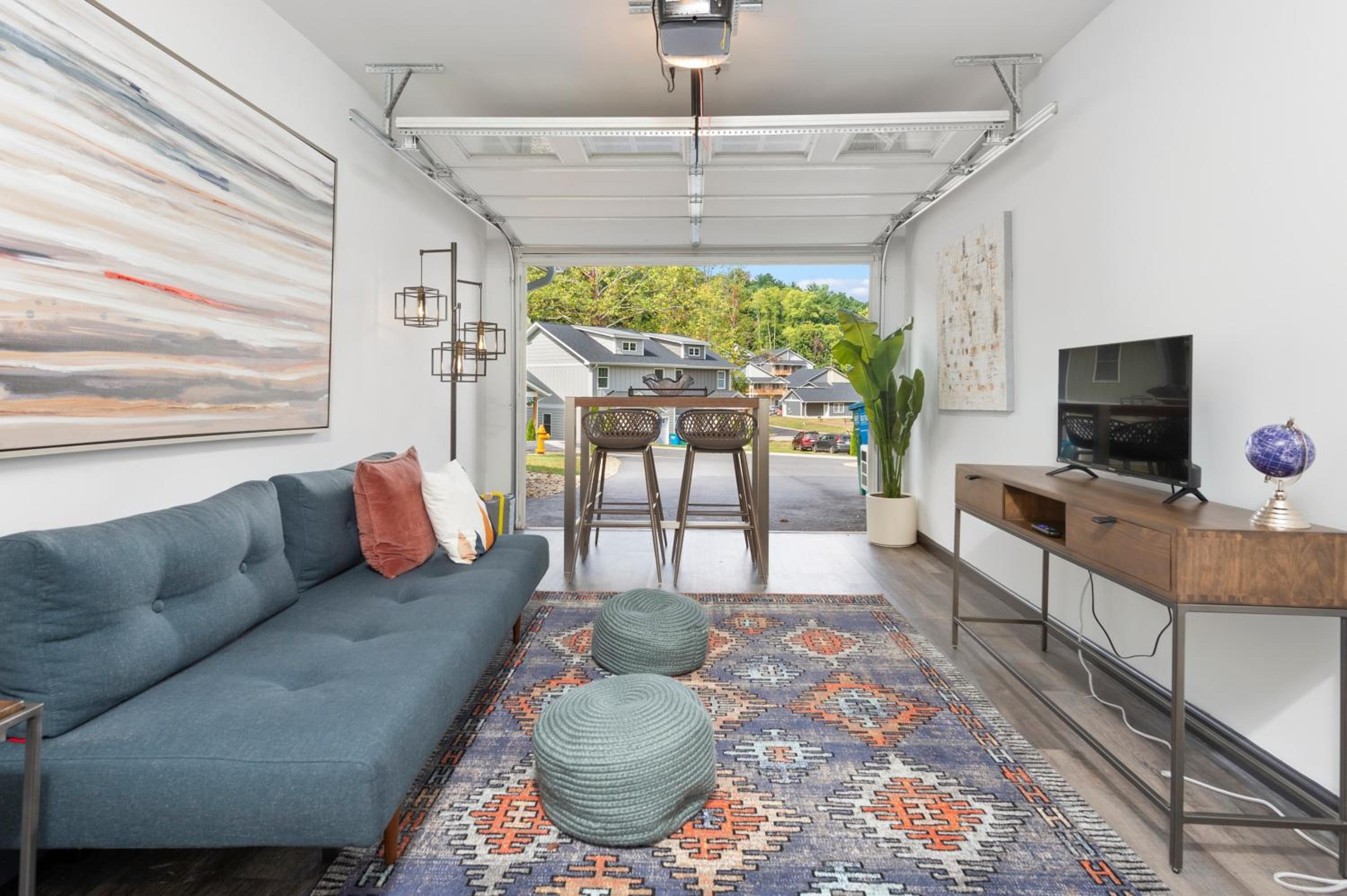 Modern Asheville Townhome 6 Min to Downtown Fire Pit Patio