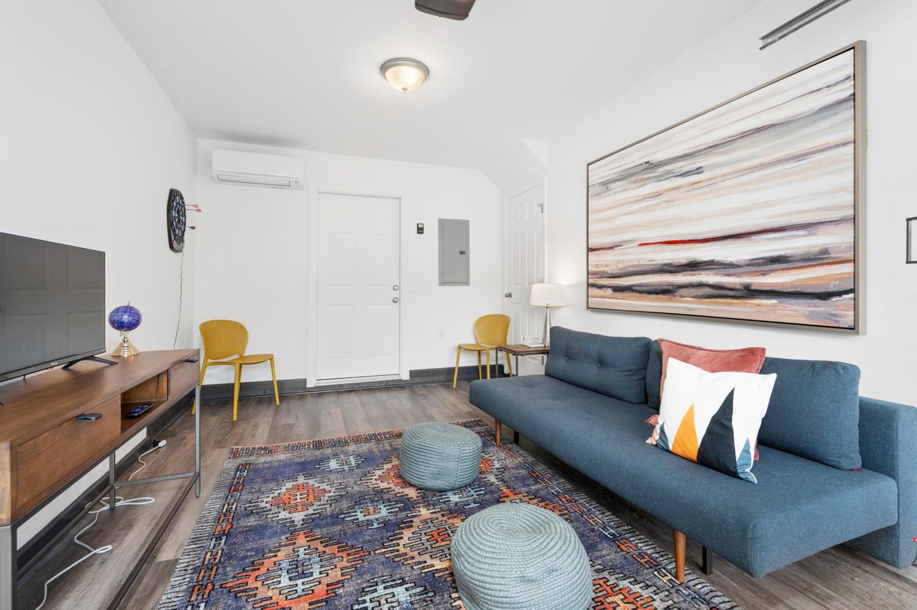 Modern Asheville Townhome 6 Min to Downtown Fire Pit Patio