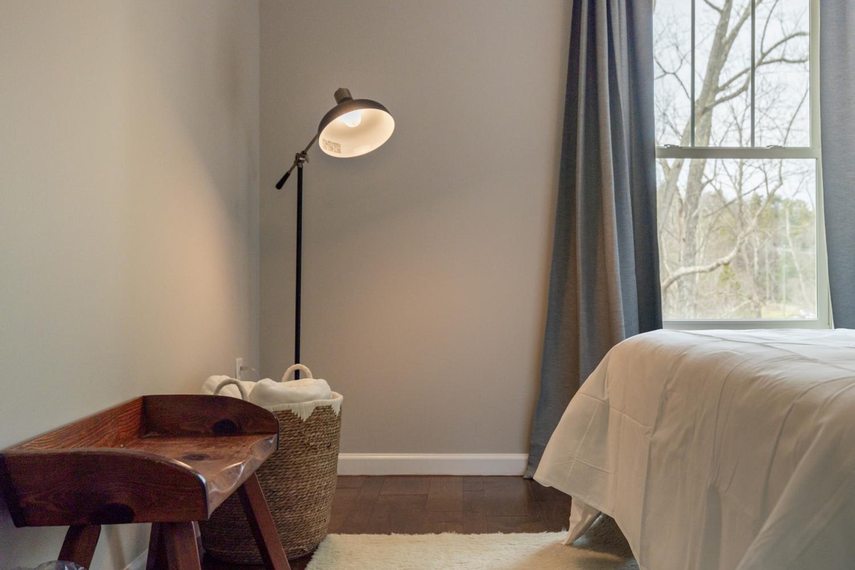 Silver Maple by AvantStay Modern Stylish Haven