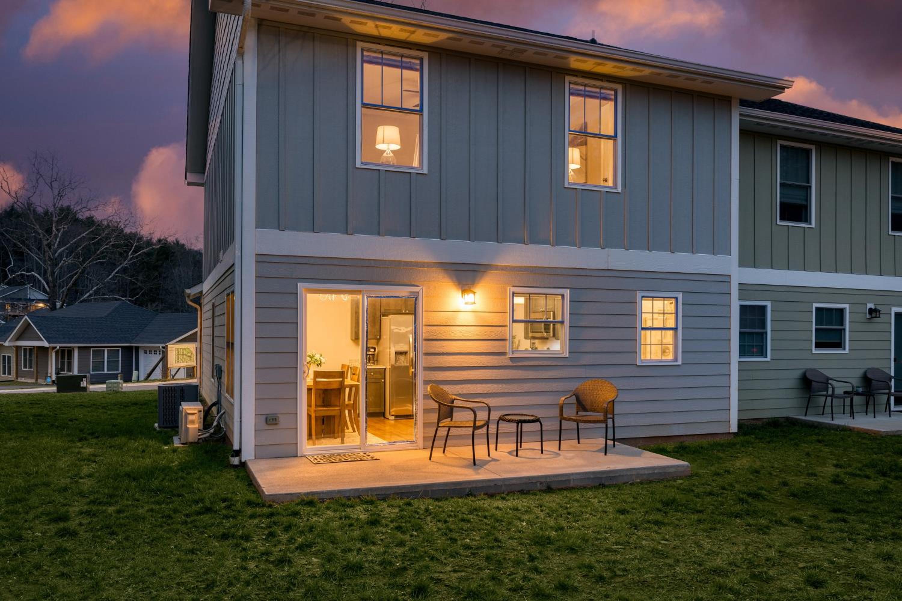 Silver Maple by AvantStay Modern Stylish Haven