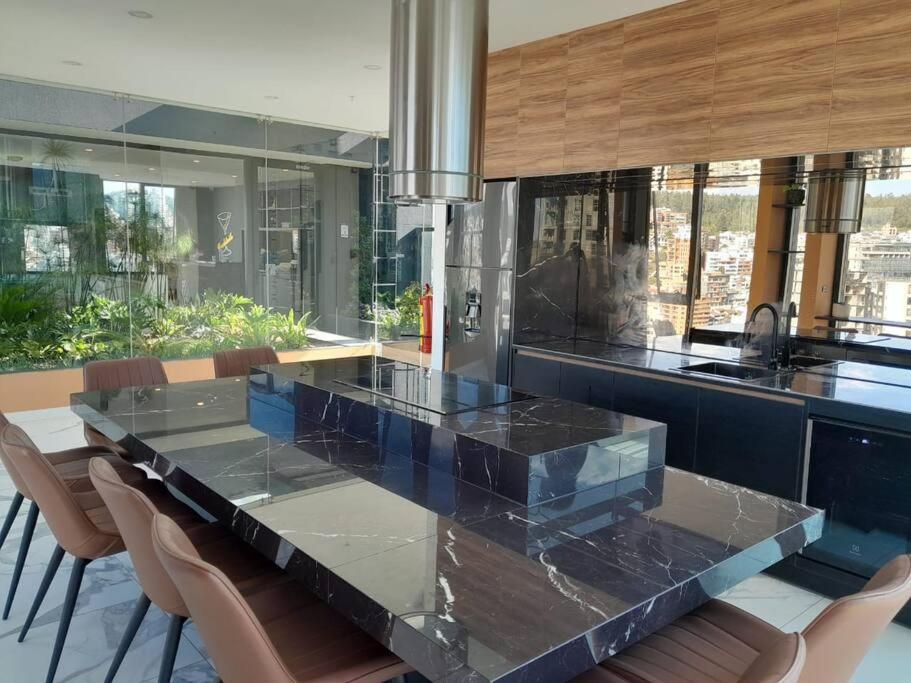 XOE Condo Iñaquito lujo