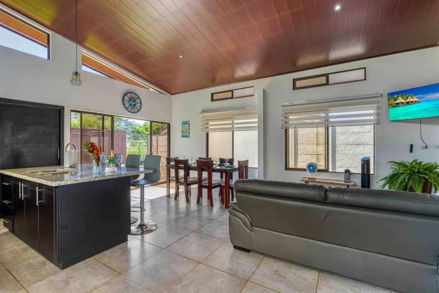 Casa Maiki Your Private Retreat in Uvita Center