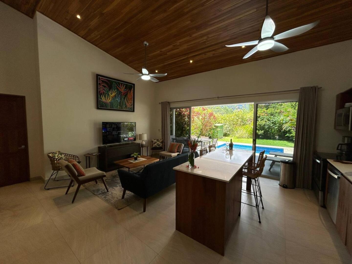 Villa Mariposa - Ojochal, Close To Everything