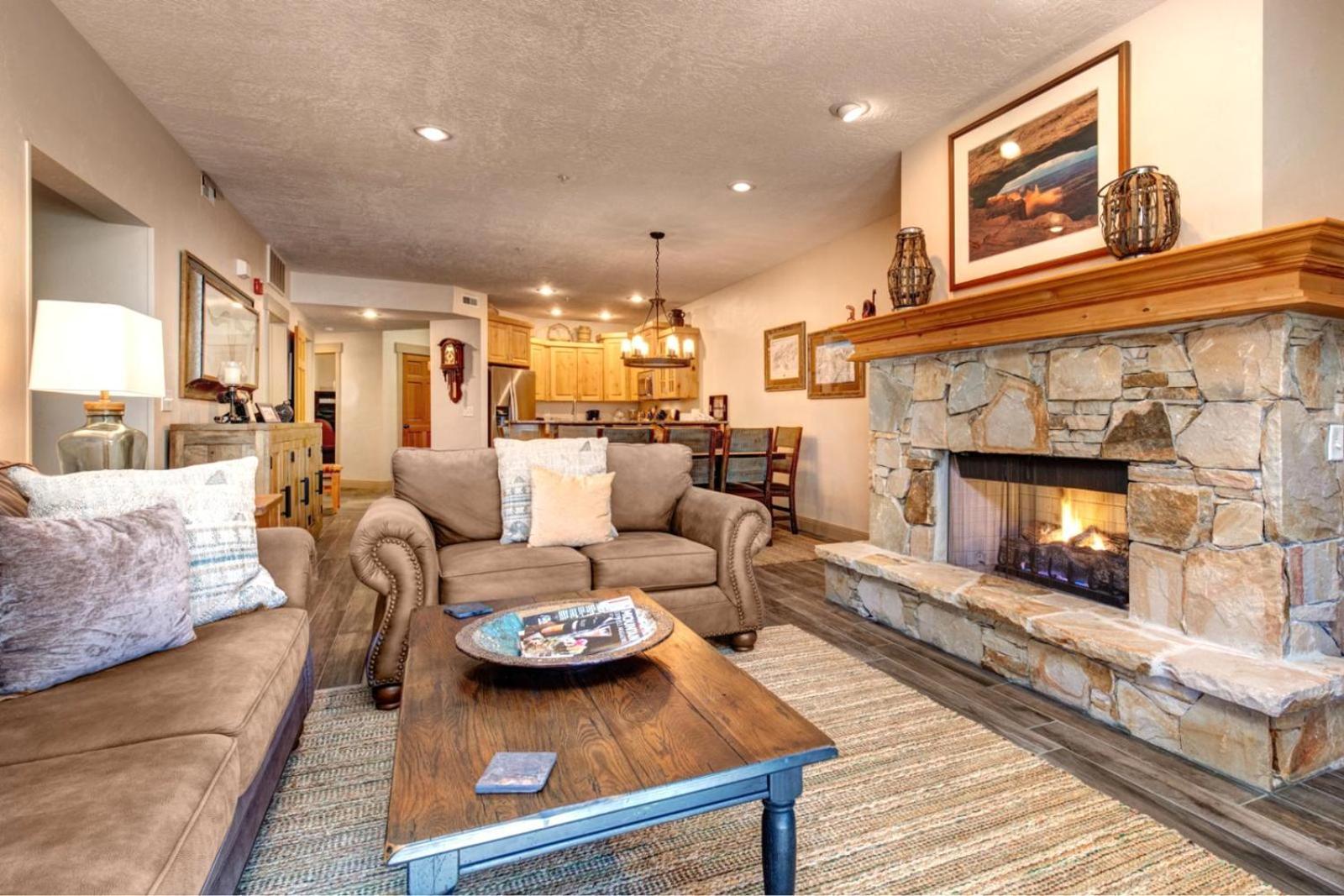 KBM Resorts Town Pointe Spacious 1 level Walk to Main and Town Lift Private Hot Tub Parking Elevator Access AC TPC-102c view 2