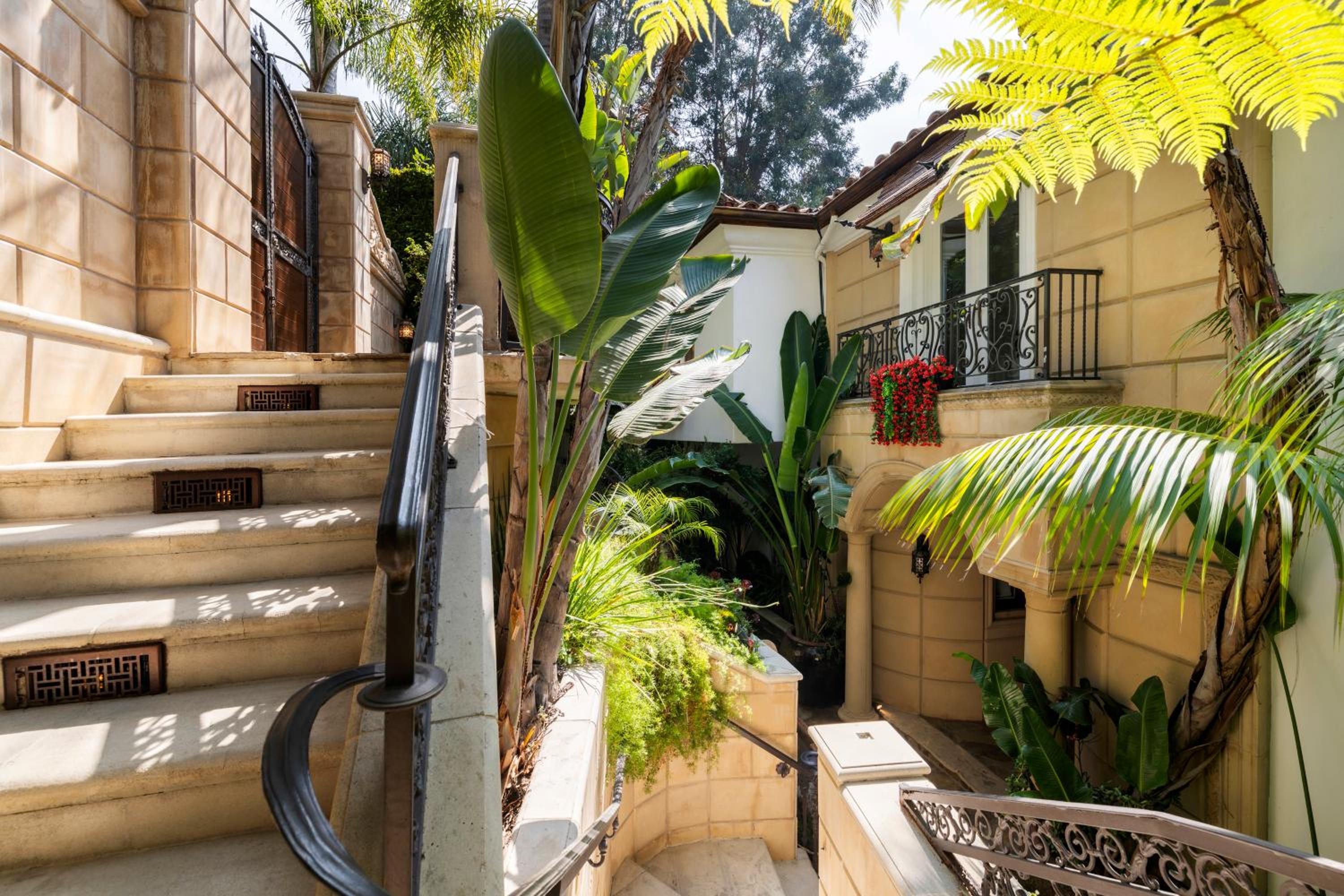 Luxury Bel Air Villa Heated Pool Panoramic Views 6 Bedrooms