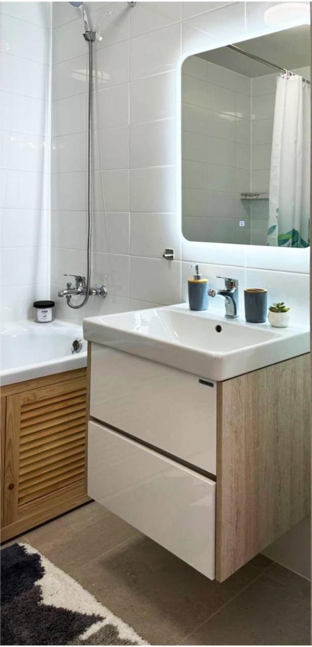 SUPER COMFORTABLE APARTMENTs