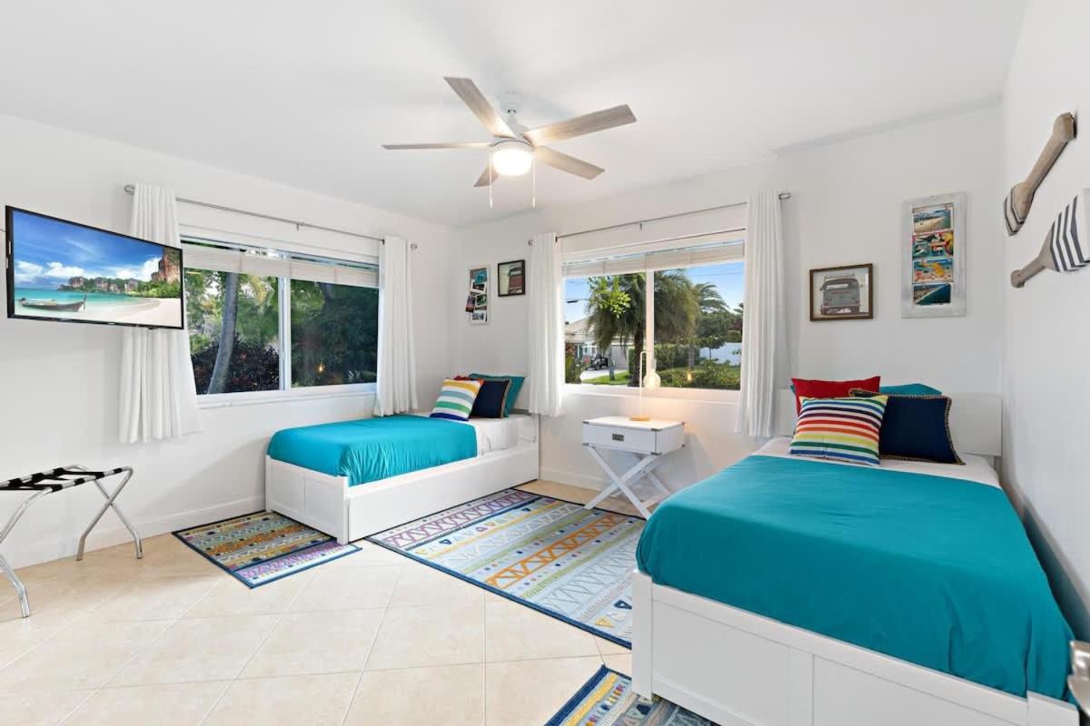 Walking from the beach 3Br Villa view 4