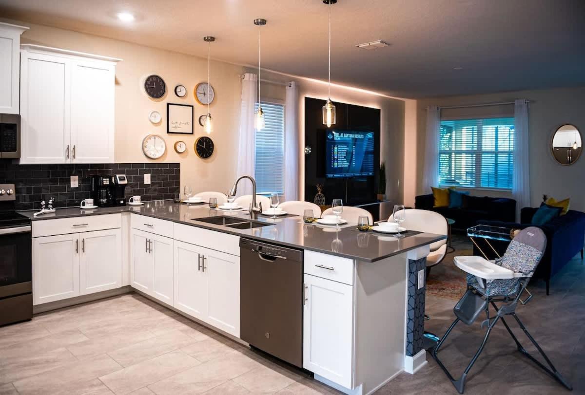 Luxury & fun 9BR near Disney Villa view 5