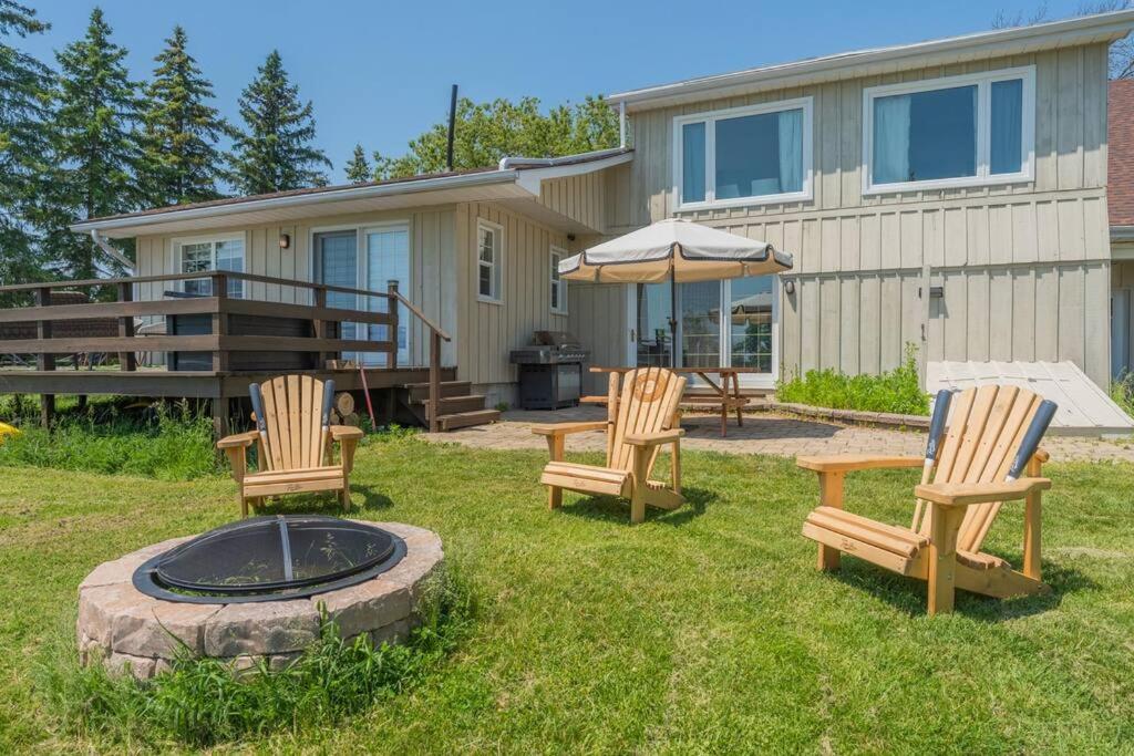 Belleville Vacations - Luxury Hillside Farmhouse on The Bay of Quinte - Property Image 20