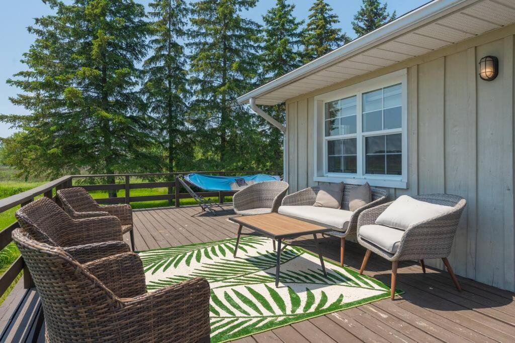 Belleville Vacations - Luxury Hillside Farmhouse on The Bay of Quinte - Property Image 32