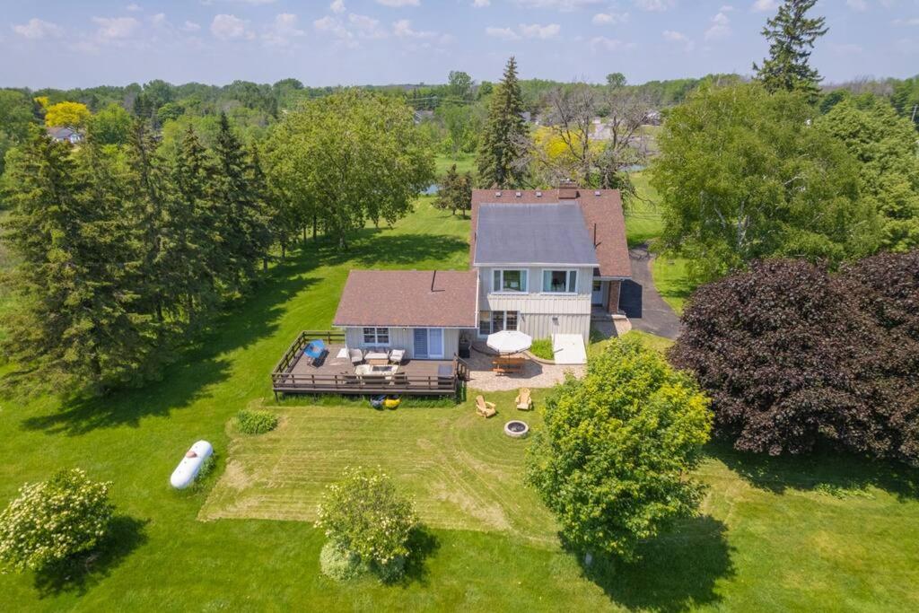 Belleville Vacations - Luxury Hillside Farmhouse on The Bay of Quinte - Property Image 19