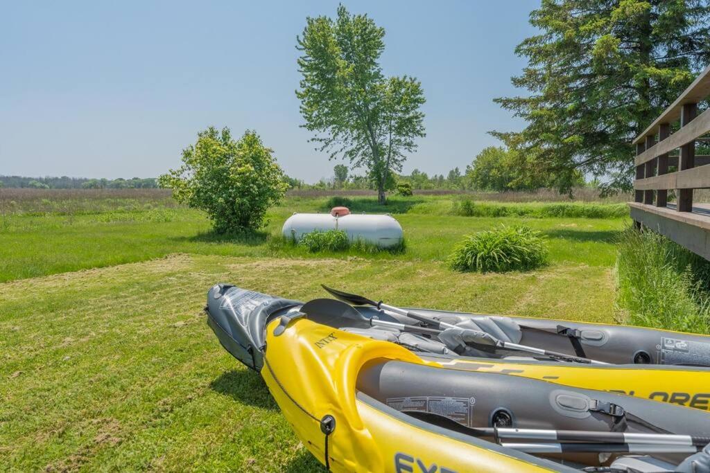 Belleville Vacations - Luxury Hillside Farmhouse on The Bay of Quinte - Property Image 28