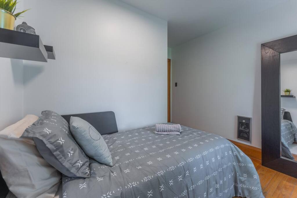 Belleville Vacations - Luxury Hillside Farmhouse on The Bay of Quinte - Property Image 18