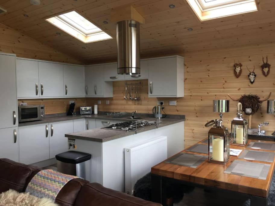 Teaghlach Luxury Lodge with hot tub Balquhidder Mhor Lodges view 3