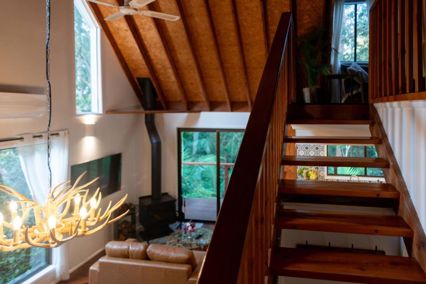 The Mountain Chalet - Hot Tub, Fireplace, Games