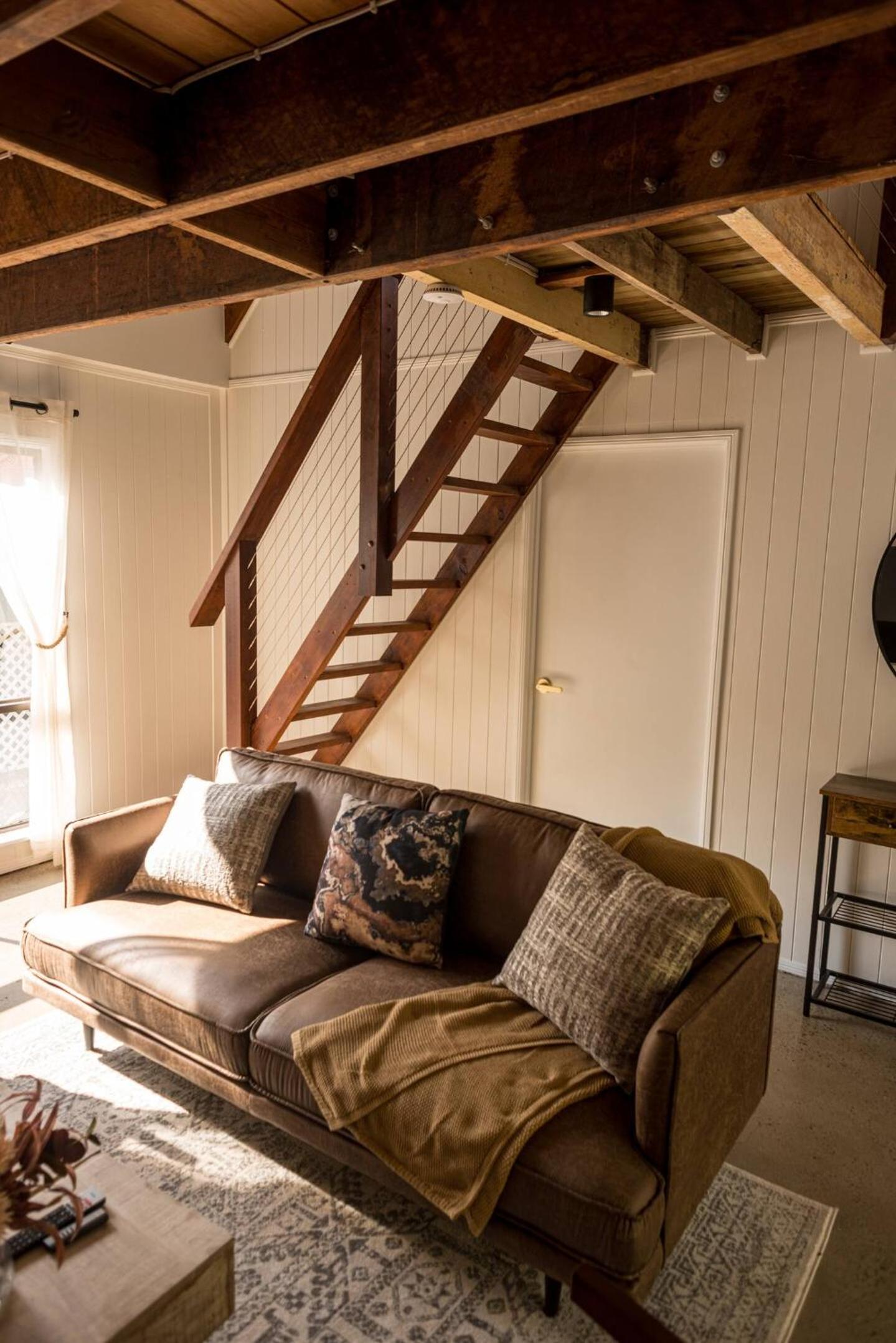 The Mountain Chalet - Hot Tub, Fireplace, Games