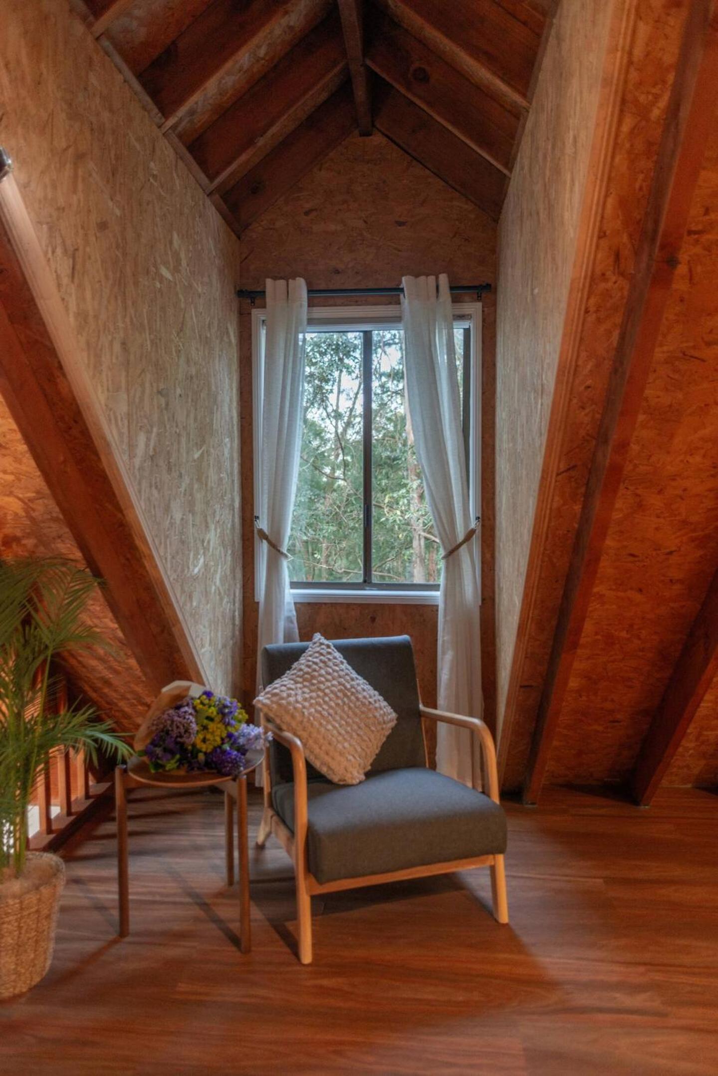 The Mountain Chalet - Hot Tub, Fireplace, Games
