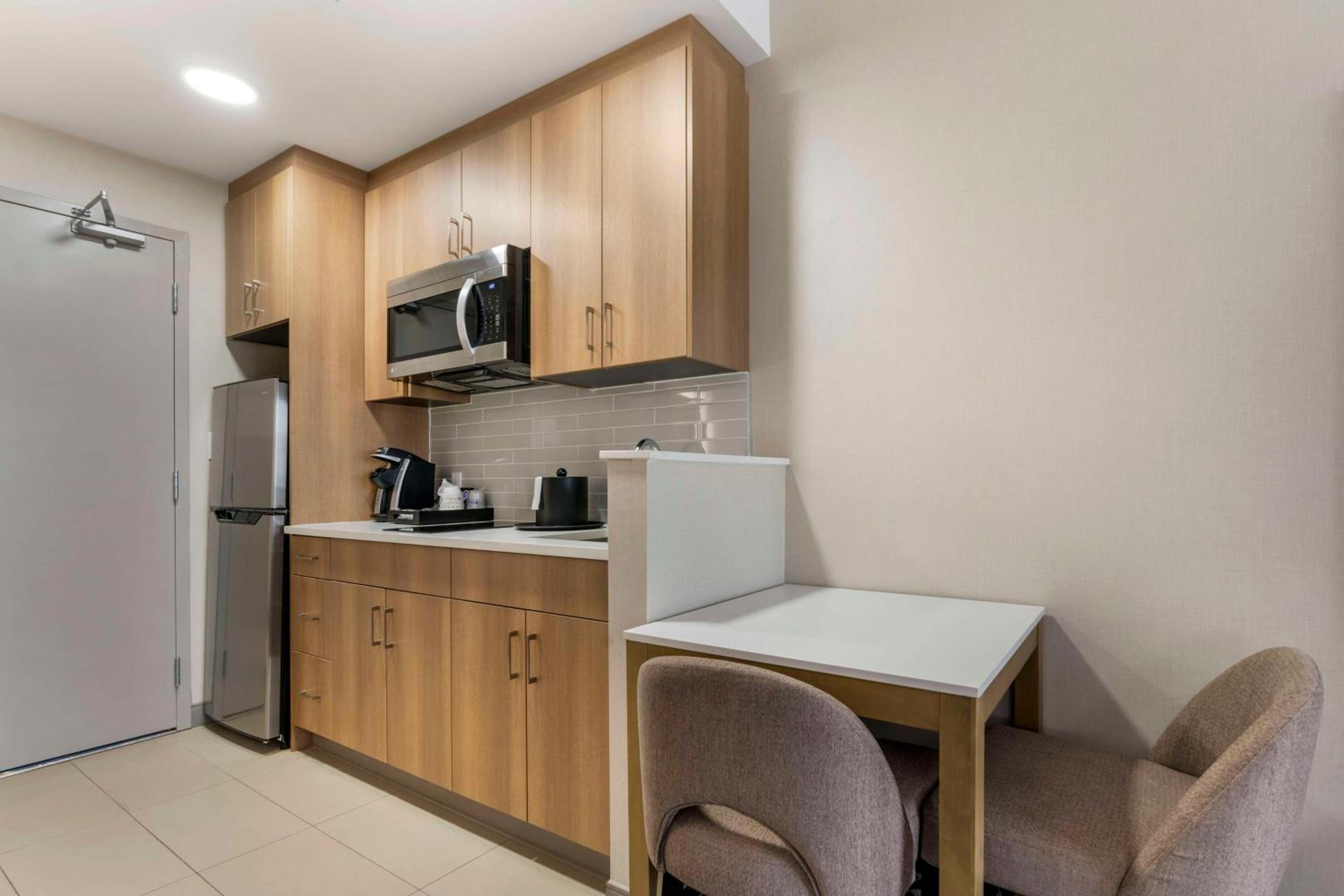 Vernon Vacations - Best Western Premier Route 97 Vernon - Property Image 44